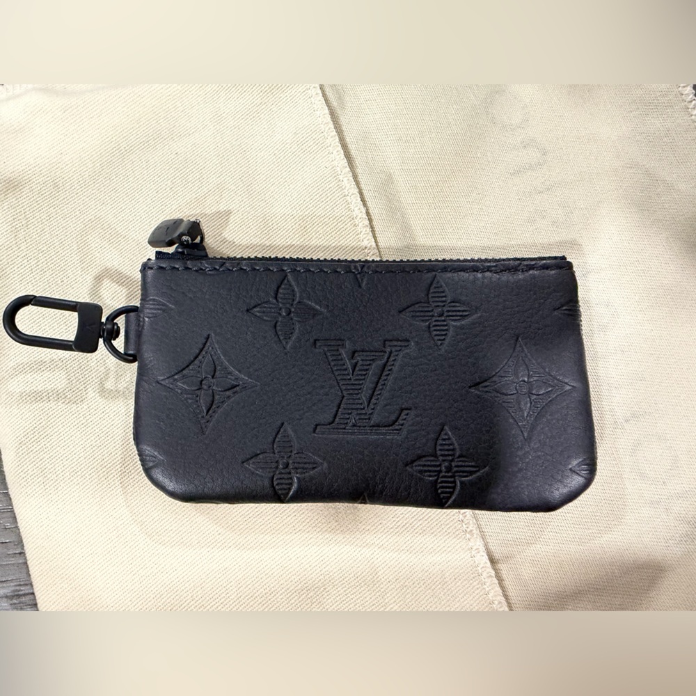 🎈SOLD🎈Louis Vuitton Messenger clip pouch